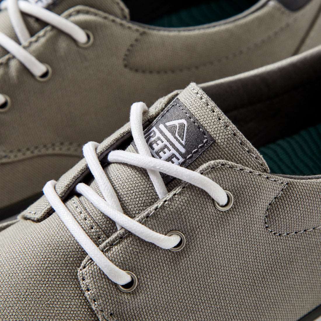 REEF DECKHAND 3 MEN'S CASUAL BOAT SHOE (GREY/WHT) Sunny Smith LLC