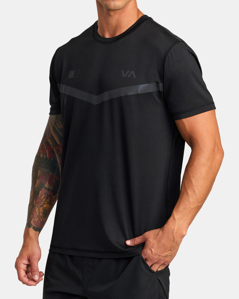 RVCA Runner Technical S/S Sunny Smith LLC