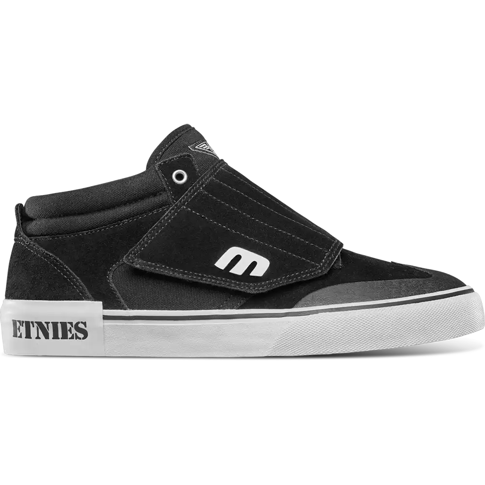 Etnies Andy Anderson Black/White Size: 9.5