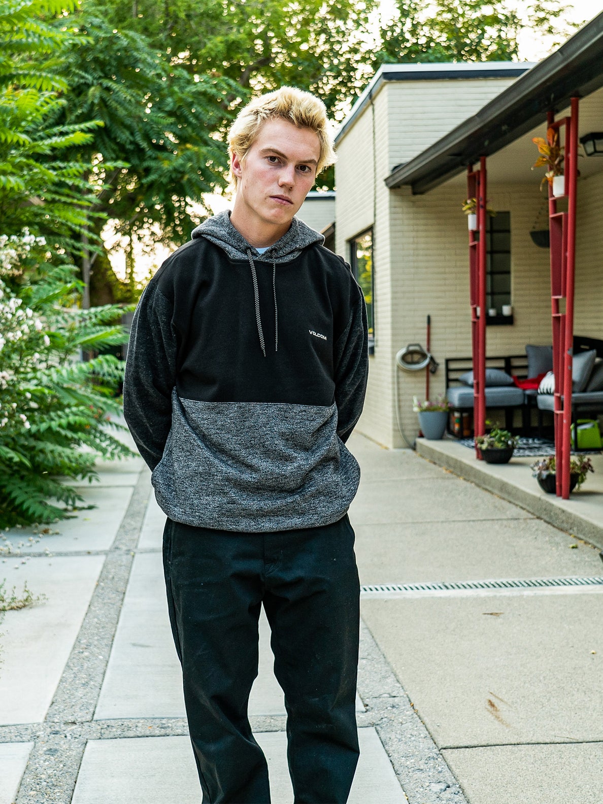 VOLCOM DIVISION PULLOVER HOODIE- BLACK Sunny Smith LLC